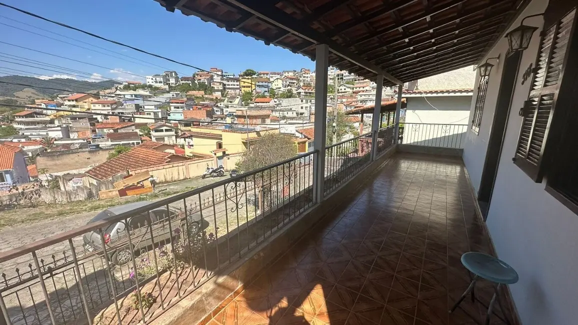 Foto 2 de Casa com 3 quartos à venda em Sao Lourenco - MG