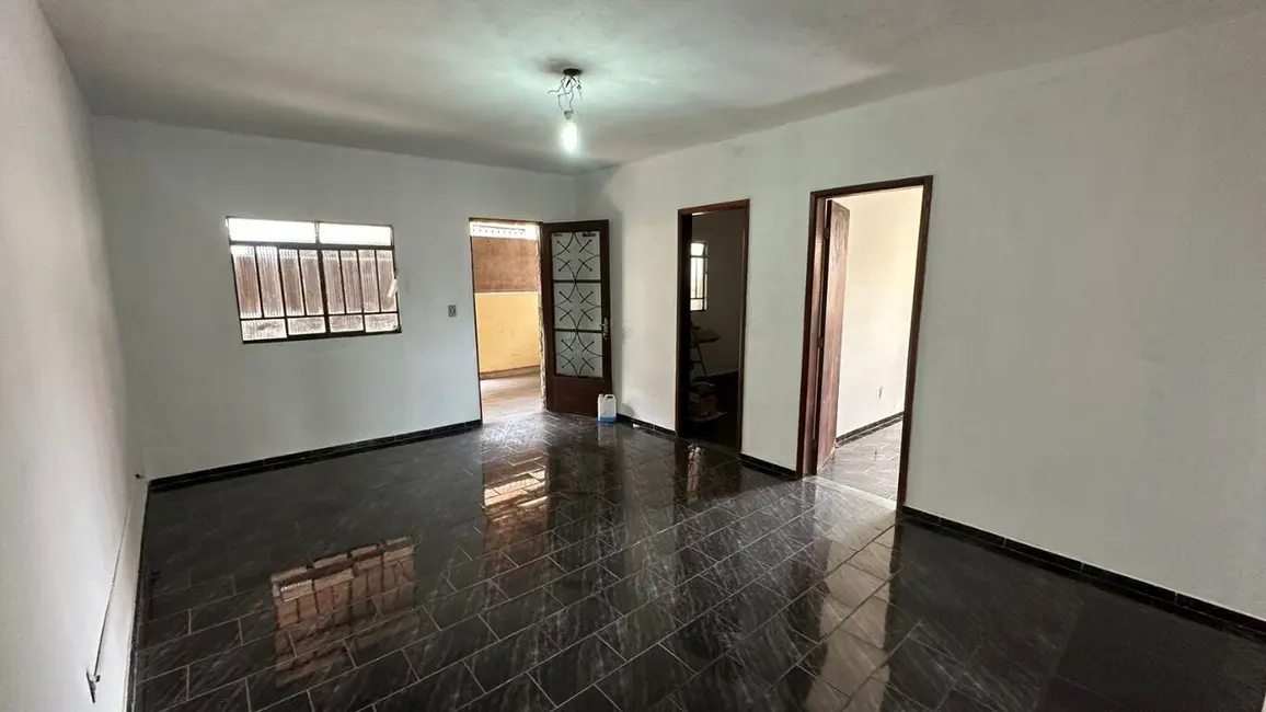 Casa com 2 quartos à venda em Sao Lourenco - MG - imagem 2 Foto 2 de Casa com 2 quartos à venda em Sao Lourenco - MG