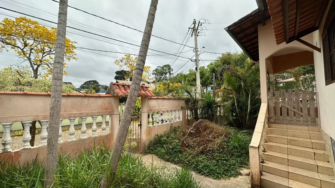 Foto 2 de Casa com 3 quartos à venda, 110m2 em Sao Lourenco - MG