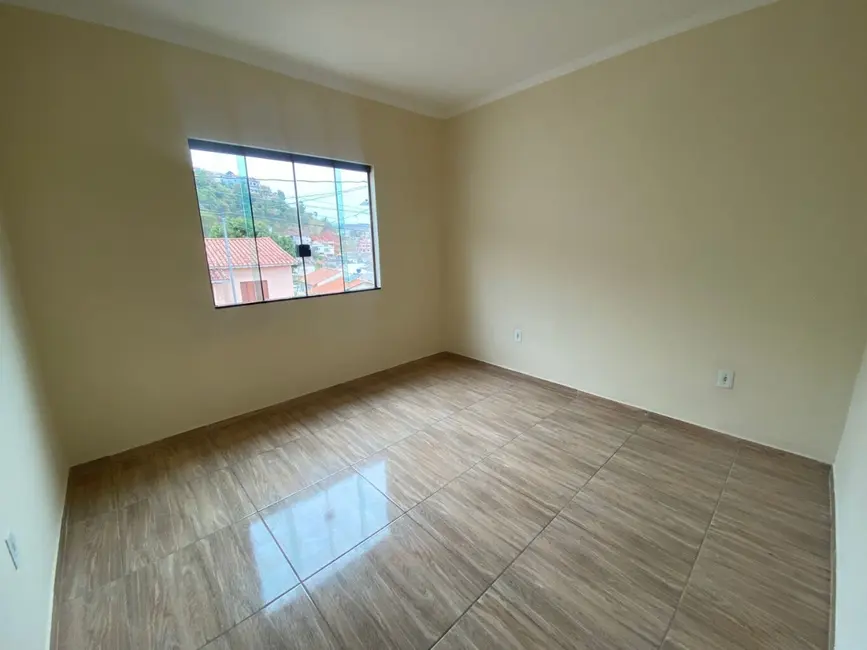 Foto 2 de Casa com 2 quartos à venda, 72m2 em Sao Lourenco - MG