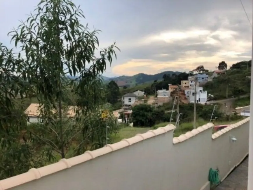 Foto 1 de Casa com 2 quartos à venda, 125m2 em Sao Lourenco - MG