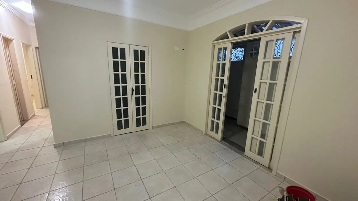 Foto 1 de Sala Comercial com 3 quartos para alugar, 142m2 em Sao Lourenco - MG