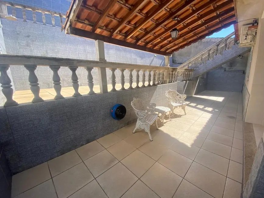 Casa com 3 quartos à venda, 226m2 em Sao Lourenco - MG - imagem 6 Foto 6 de Casa com 3 quartos à venda, 226m2 em Sao Lourenco - MG