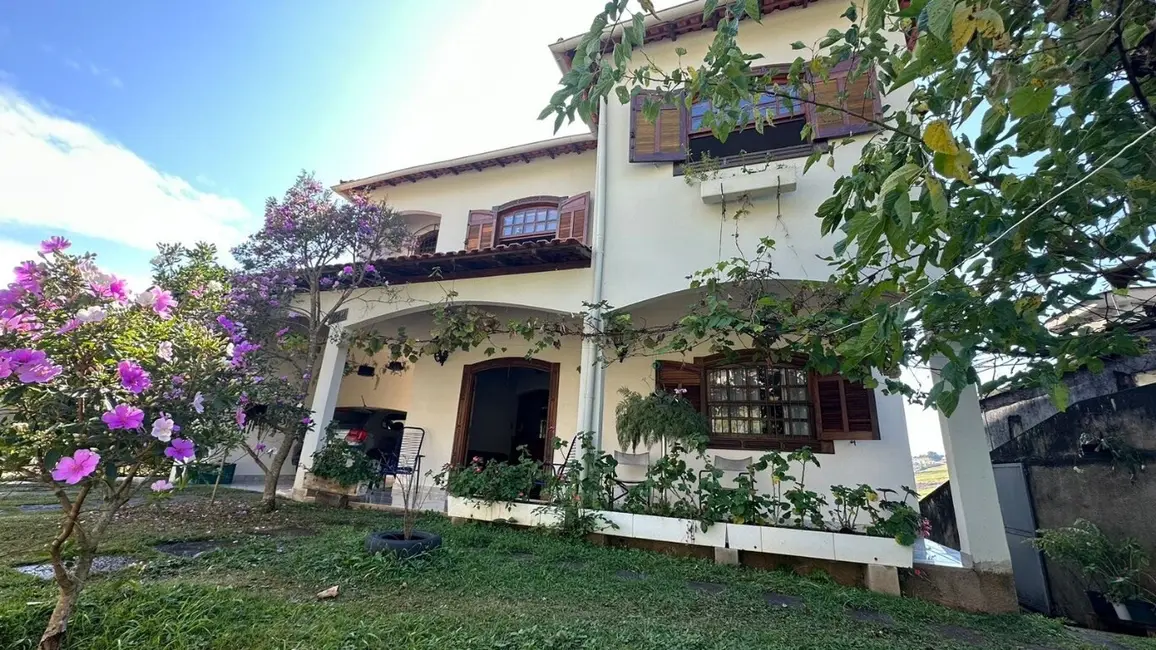Casa com 4 quartos à venda, 359m2 em Sao Lourenco - MG - imagem 5 Foto 5 de Casa com 4 quartos à venda, 359m2 em Sao Lourenco - MG