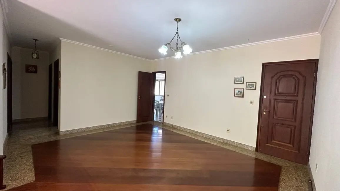 Apartamento com 3 quartos à venda, 165m2 em Centro, Sao Lourenco - MG - imagem 4 Foto 4 de Apartamento com 3 quartos à venda, 165m2 em Centro, Sao Lourenco - MG