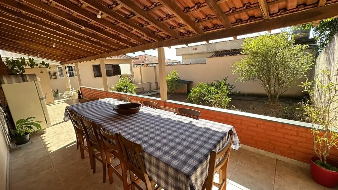 Foto 8 de Casa com 3 quartos à venda, 202m2 em Sao Lourenco - MG
