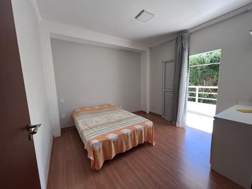 Apartamento com 3 quartos à venda, 163m2 em Sao Lourenco - MG - imagem 4 Foto 4 de Apartamento com 3 quartos à venda, 163m2 em Sao Lourenco - MG