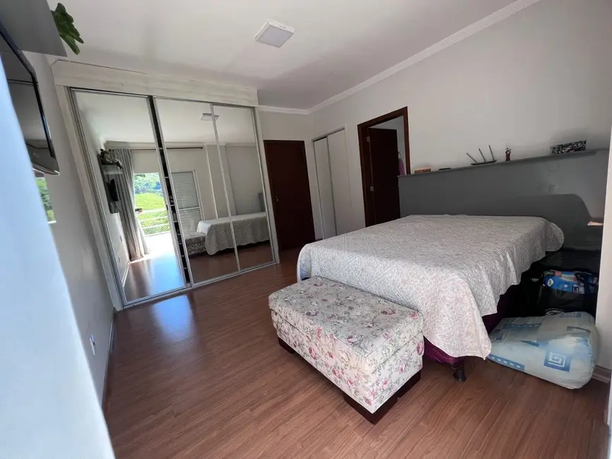 Apartamento com 3 quartos à venda, 163m2 em Sao Lourenco - MG - imagem 8 Foto 8 de Apartamento com 3 quartos à venda, 163m2 em Sao Lourenco - MG