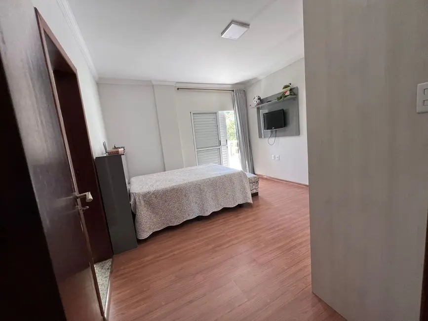 Apartamento com 3 quartos à venda, 163m2 em Sao Lourenco - MG - imagem 9 Foto 9 de Apartamento com 3 quartos à venda, 163m2 em Sao Lourenco - MG