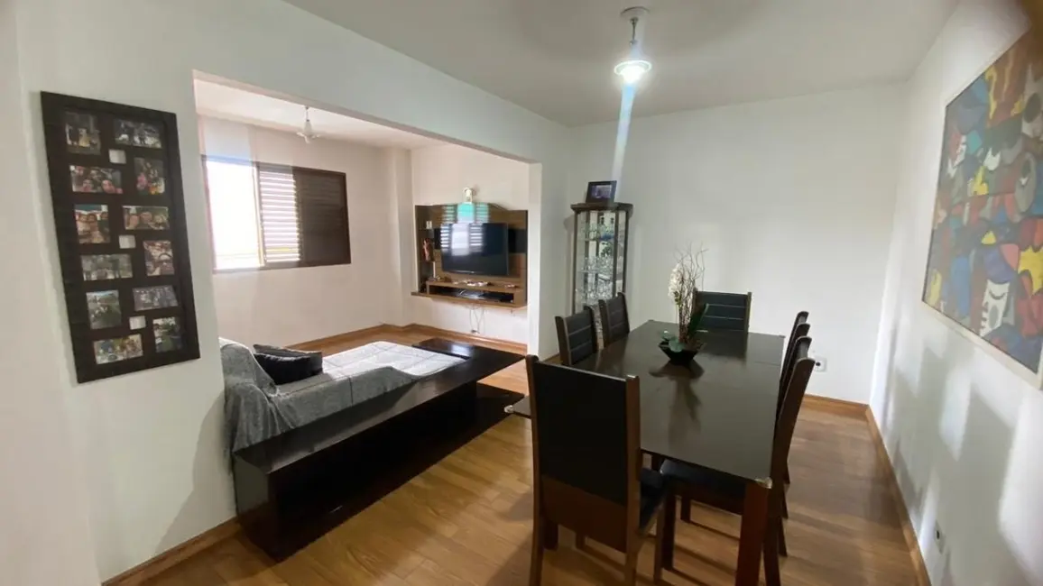 Foto 3 de Casa com 5 quartos à venda, 362m2 em Sao Lourenco - MG