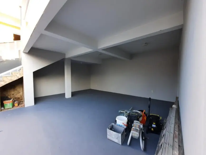 Casa com 3 quartos à venda, 200m2 em Sao Lourenco - MG - imagem 4 Foto 4 de Casa com 3 quartos à venda, 200m2 em Sao Lourenco - MG