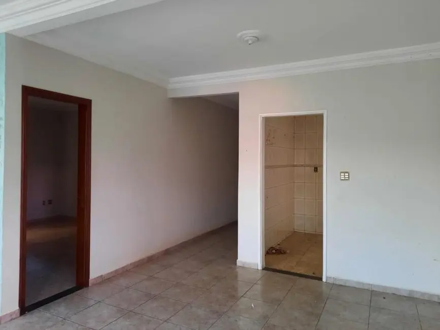 Casa com 3 quartos à venda, 200m2 em Sao Lourenco - MG - imagem 3 Foto 3 de Casa com 3 quartos à venda, 200m2 em Sao Lourenco - MG
