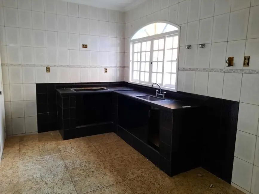Casa com 3 quartos à venda, 200m2 em Sao Lourenco - MG - imagem 9 Foto 9 de Casa com 3 quartos à venda, 200m2 em Sao Lourenco - MG