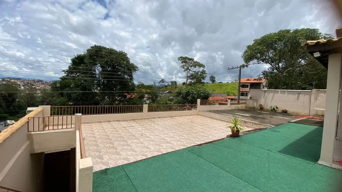 Casa com 5 quartos à venda, 450m2 em Sao Lourenco - MG - imagem 6 Foto 6 de Casa com 5 quartos à venda, 450m2 em Sao Lourenco - MG