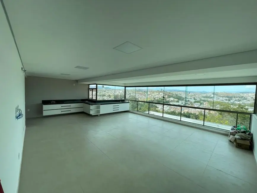 Apartamento com 3 quartos à venda, 217m2 em Sao Lourenco - MG - imagem 3 Foto 3 de Apartamento com 3 quartos à venda, 217m2 em Sao Lourenco - MG