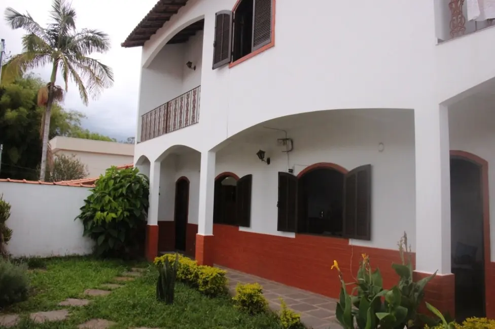 Casa com 5 quartos à venda, 300m2 em Sao Lourenco - MG - imagem 9 Foto 9 de Casa com 5 quartos à venda, 300m2 em Sao Lourenco - MG