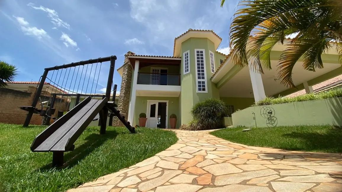 Casa com 4 quartos à venda, 350m2 em Sao Lourenco - MG - imagem 2 Foto 2 de Casa com 4 quartos à venda, 350m2 em Sao Lourenco - MG