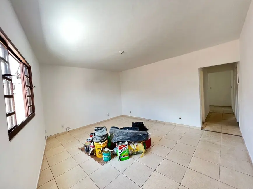 Casa com 3 quartos à venda, 161m2 em Sao Lourenco - MG - imagem 6 Foto 6 de Casa com 3 quartos à venda, 161m2 em Sao Lourenco - MG