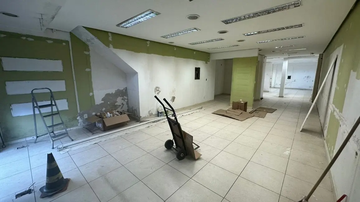 Foto 2 de Loja para alugar, 135m2 em Centro, Sao Lourenco - MG