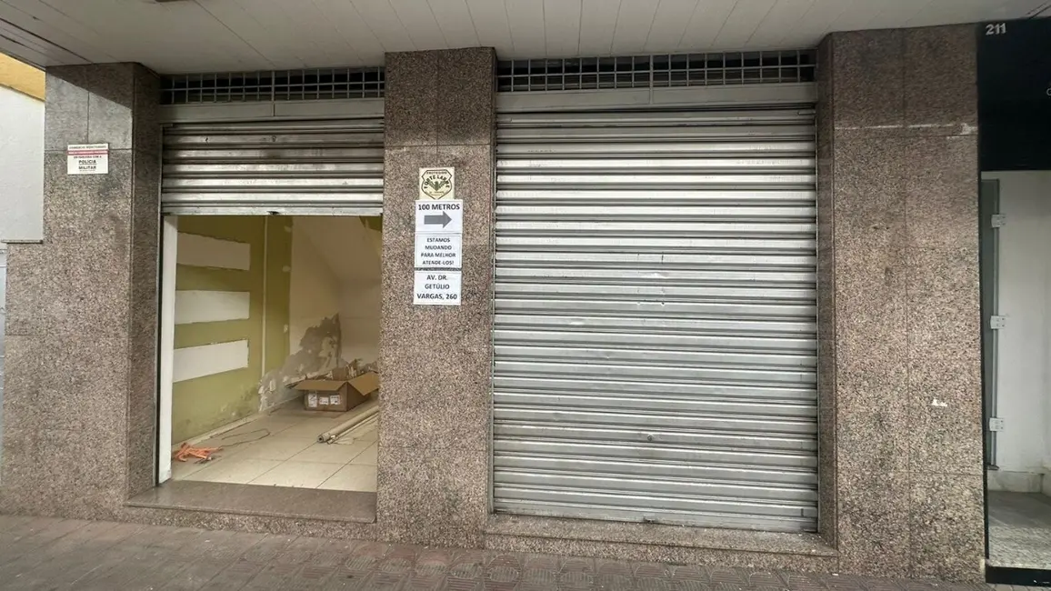 Foto 1 de Loja para alugar, 135m2 em Centro, Sao Lourenco - MG