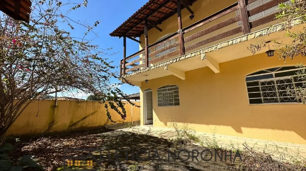 Foto 2 de Casa com 2 quartos à venda, 118m2 em Sao Lourenco - MG