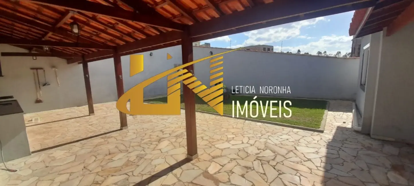 Foto 3 de Casa com 3 quartos à venda, 135m2 em Sao Lourenco - MG