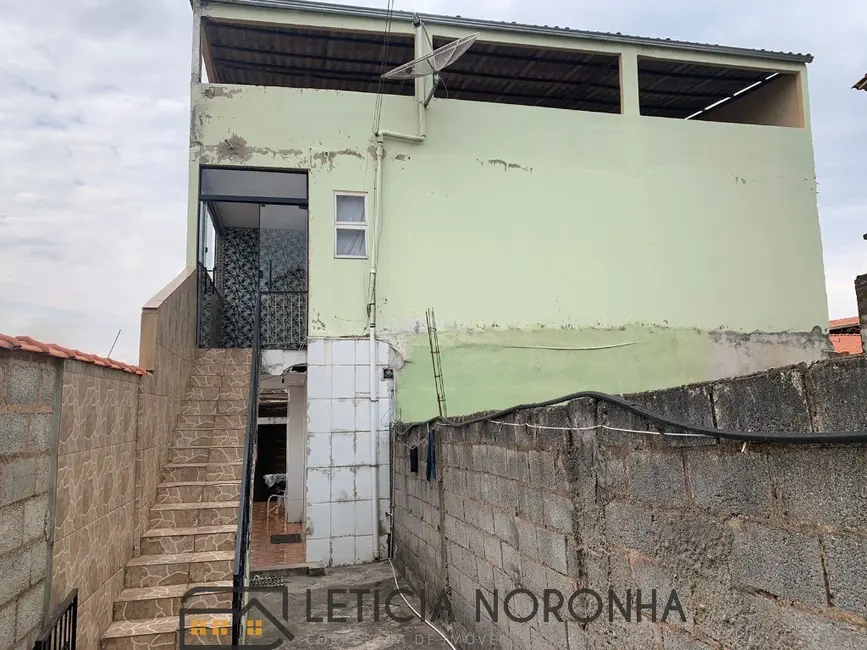 Foto 1 de Casa com 2 quartos à venda, 80m2 em Sao Lourenco - MG