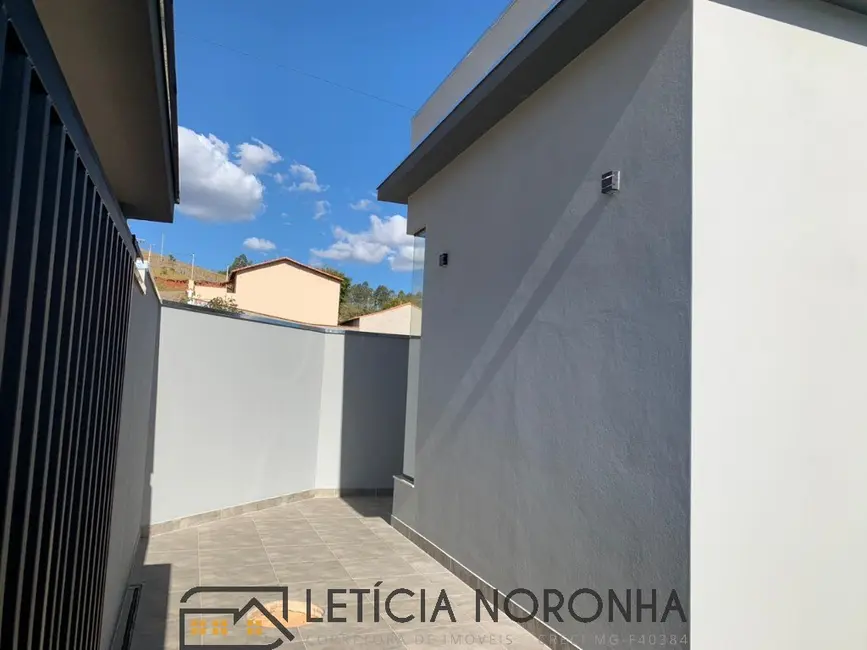 Foto 2 de Casa com 2 quartos à venda, 95m2 em Sao Lourenco - MG