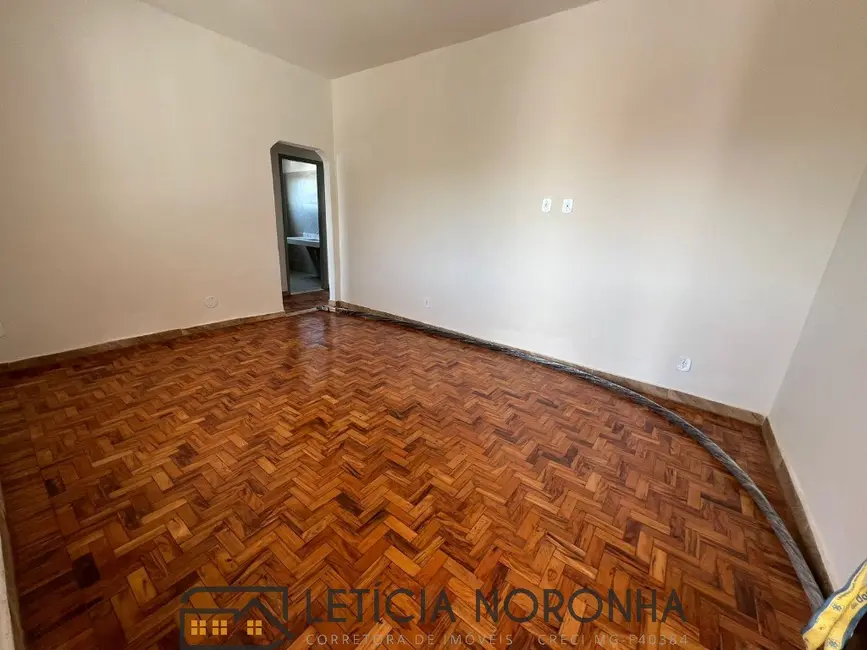Casa com 2 quartos para alugar, 75m2 em Sao Lourenco - MG - imagem 4 Foto 4 de Casa com 2 quartos para alugar, 75m2 em Sao Lourenco - MG