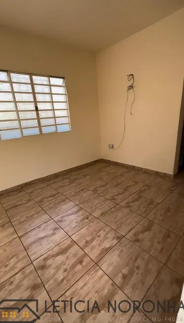 Foto 1 de Casa com 2 quartos para alugar, 65m2 em Sao Lourenco - MG