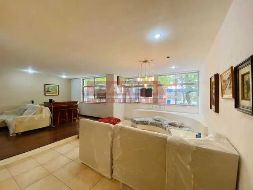 Foto 2 de Apartamento com 3 quartos à venda, 200m2 em Rio De Janeiro - RJ
