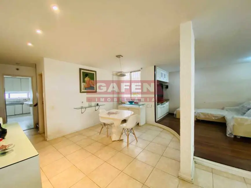Foto 4 de Apartamento com 3 quartos à venda, 200m2 em Rio De Janeiro - RJ