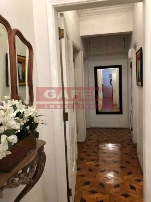 Apartamento com 3 quartos à venda, 200m2 em Rio De Janeiro - RJ - imagem 3 Foto 3 de Apartamento com 3 quartos à venda, 200m2 em Rio De Janeiro - RJ