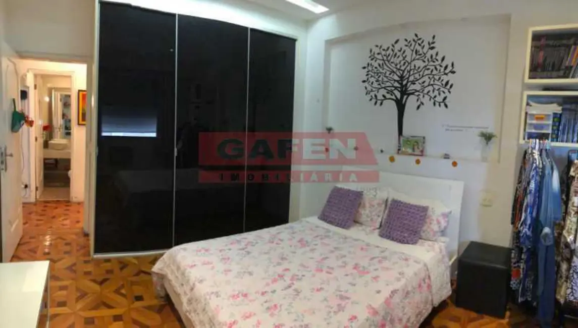 Apartamento com 3 quartos à venda, 200m2 em Rio De Janeiro - RJ - imagem 6 Foto 6 de Apartamento com 3 quartos à venda, 200m2 em Rio De Janeiro - RJ