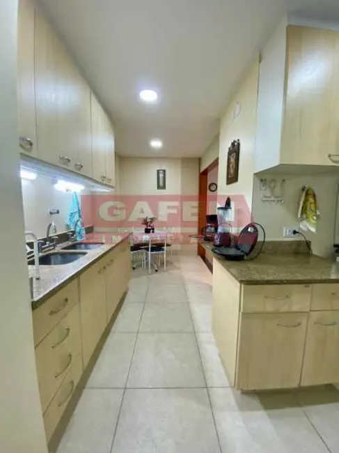 Foto 8 de Apartamento com 3 quartos à venda, 180m2 em Rio De Janeiro - RJ