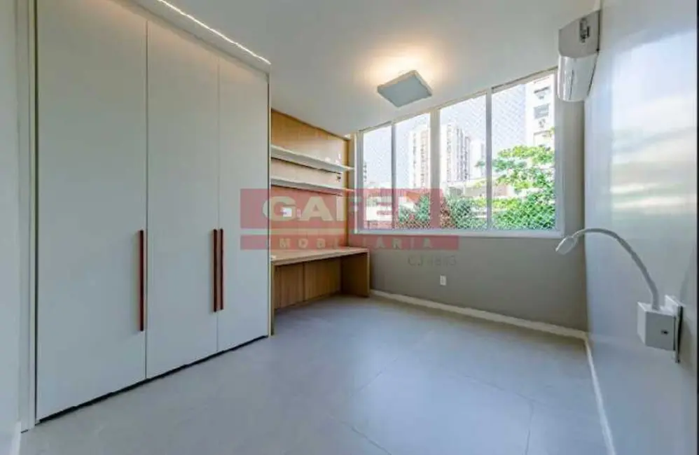 Apartamento com 3 quartos à venda, 120m2 em Rio De Janeiro - RJ - imagem 5 Foto 5 de Apartamento com 3 quartos à venda, 120m2 em Rio De Janeiro - RJ