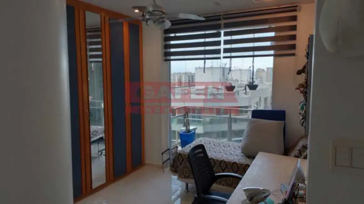Foto 8 de Apartamento com 4 quartos à venda, 150m2 em Rio De Janeiro - RJ