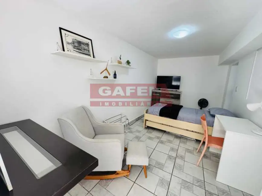 Foto 2 de Kitnet com 1 quarto para alugar, 28m2 em Rio De Janeiro - RJ
