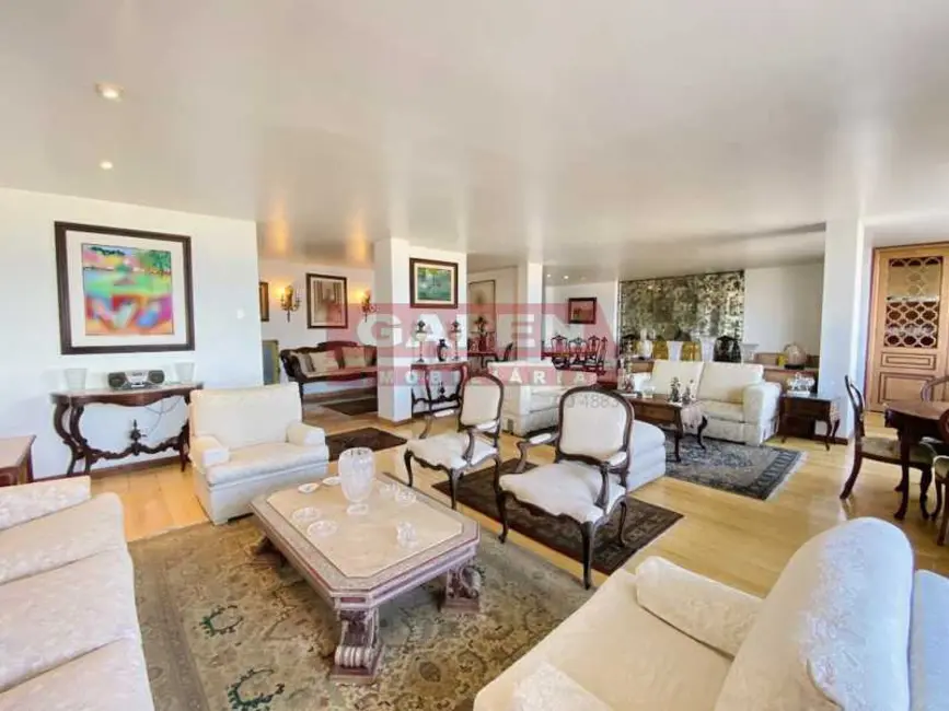 Apartamento com 4 quartos à venda, 265m2 em Rio De Janeiro - RJ - imagem 9 Foto 9 de Apartamento com 4 quartos à venda, 265m2 em Rio De Janeiro - RJ