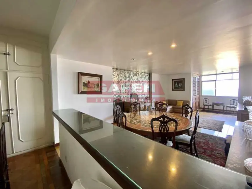 Apartamento com 4 quartos à venda, 265m2 em Rio De Janeiro - RJ - imagem 7 Foto 7 de Apartamento com 4 quartos à venda, 265m2 em Rio De Janeiro - RJ