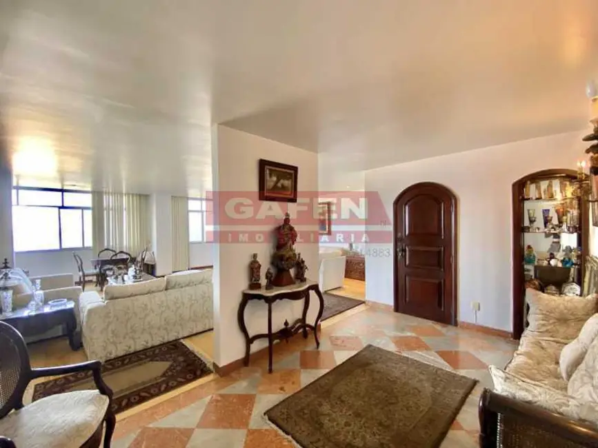 Apartamento com 4 quartos à venda, 265m2 em Rio De Janeiro - RJ - imagem 3 Foto 3 de Apartamento com 4 quartos à venda, 265m2 em Rio De Janeiro - RJ