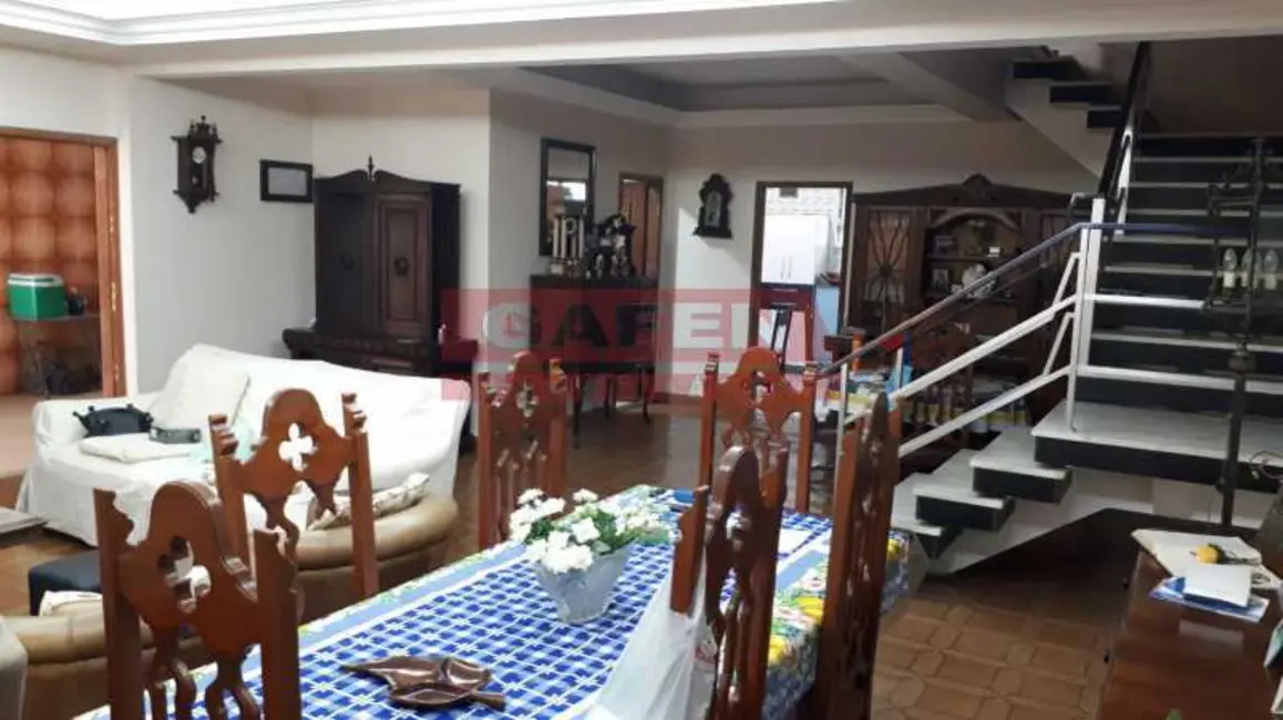 Foto 2 de Casa com 5 quartos à venda, 450m2 em Rio De Janeiro - RJ