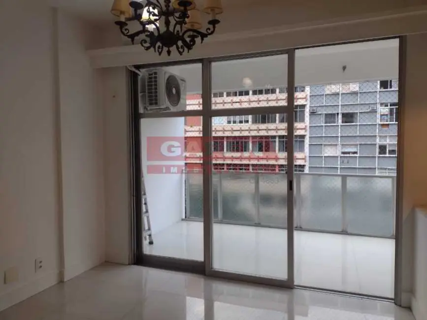 Loft / Flat com 1 quarto à venda, 60m2 em Rio De Janeiro - RJ - imagem 3 Foto 3 de Loft / Flat com 1 quarto à venda, 60m2 em Rio De Janeiro - RJ