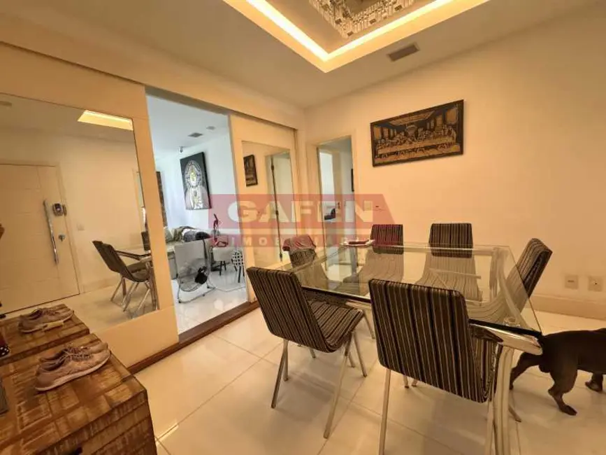 Apartamento com 3 quartos à venda, 128m2 em Rio De Janeiro - RJ - imagem 2 Foto 2 de Apartamento com 3 quartos à venda, 128m2 em Rio De Janeiro - RJ