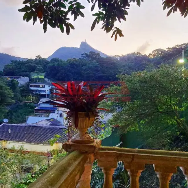 Foto 1 de Casa com 7 quartos à venda, 585m2 em Rio De Janeiro - RJ