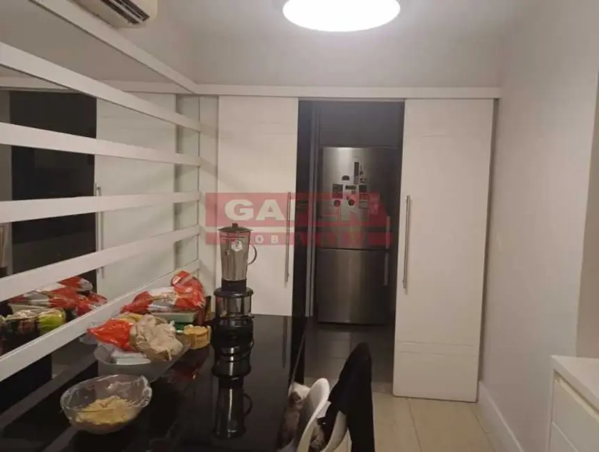 Apartamento com 3 quartos à venda, 120m2 em Rio De Janeiro - RJ - imagem 9 Foto 9 de Apartamento com 3 quartos à venda, 120m2 em Rio De Janeiro - RJ