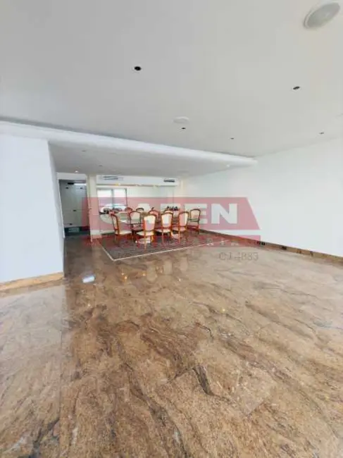 Apartamento com 4 quartos à venda, 370m2 em Rio De Janeiro - RJ - imagem 5 Foto 5 de Apartamento com 4 quartos à venda, 370m2 em Rio De Janeiro - RJ