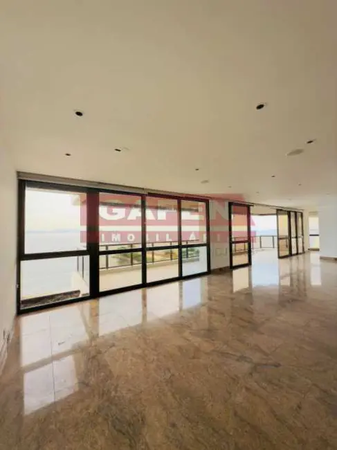 Apartamento com 4 quartos à venda, 370m2 em Rio De Janeiro - RJ - imagem 3 Foto 3 de Apartamento com 4 quartos à venda, 370m2 em Rio De Janeiro - RJ
