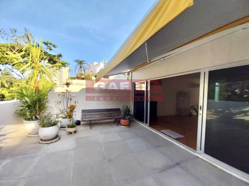 Foto 2 de Cobertura com 3 quartos à venda, 235m2 em Rio De Janeiro - RJ