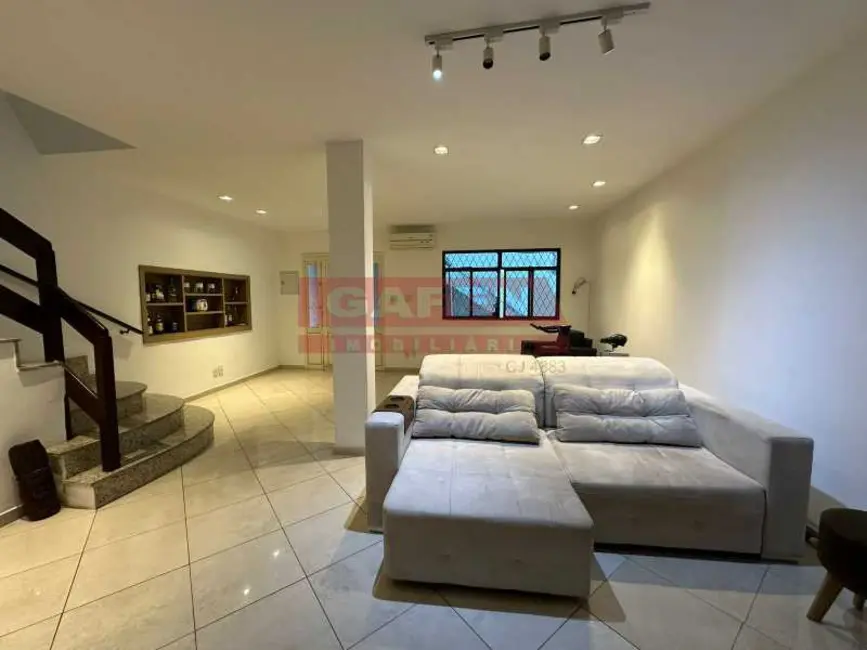 Foto 2 de Casa de Vila com 3 quartos à venda, 143m2 em Rio De Janeiro - RJ
